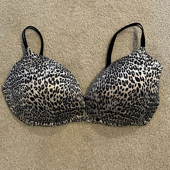 Victoria’s Secret Very Sexy Bra Size 36E DD Padded